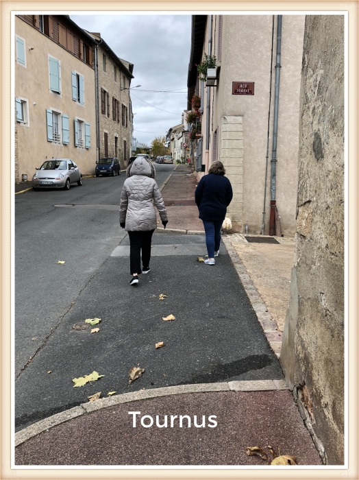 Walking in Tournus